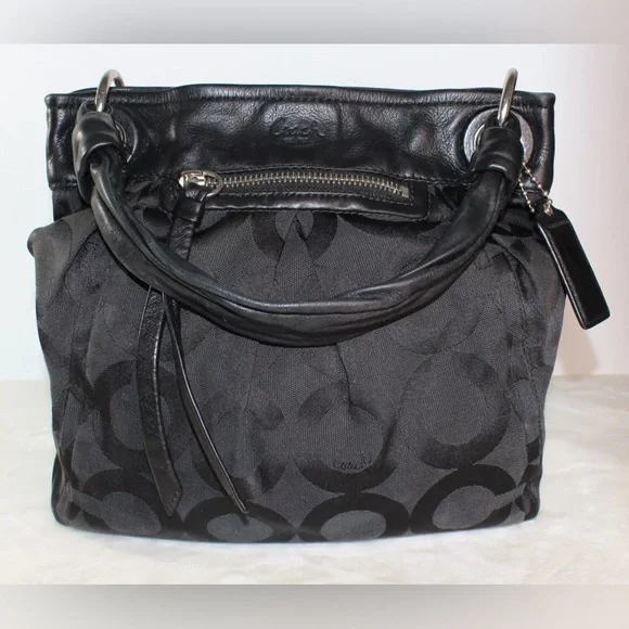 FIRM! EUC 2 Piece Coach Parker OP Art Shoulder Bag & Wristlet - Picture 3 of 10